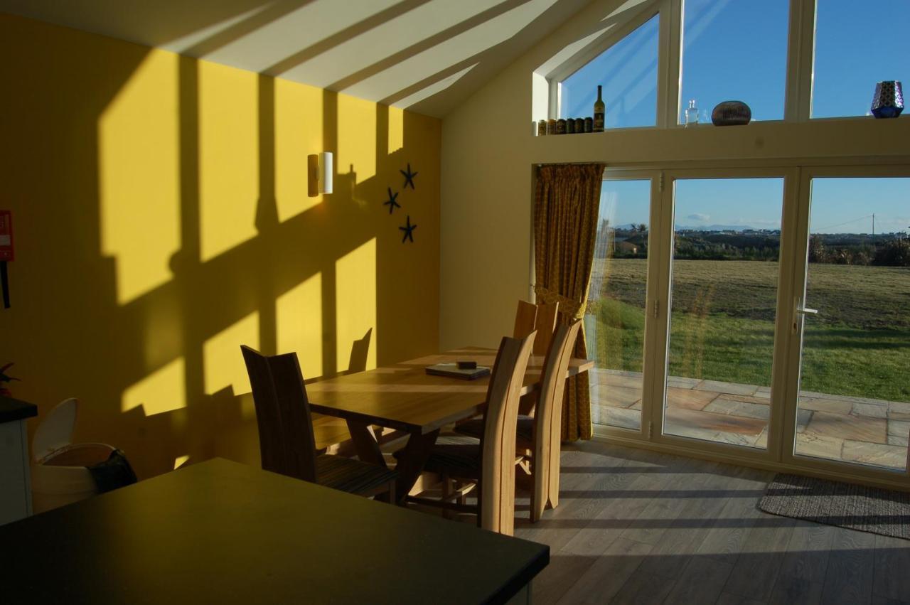 הוליהד Beautiful, Modern Villa 5 Mins Walk From The Stunning Bay At Trearddur מראה חיצוני תמונה