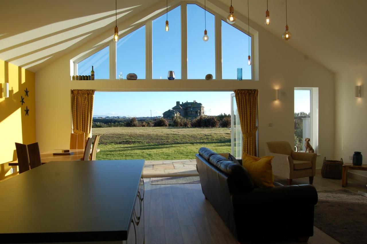 הוליהד Beautiful, Modern Villa 5 Mins Walk From The Stunning Bay At Trearddur מראה חיצוני תמונה